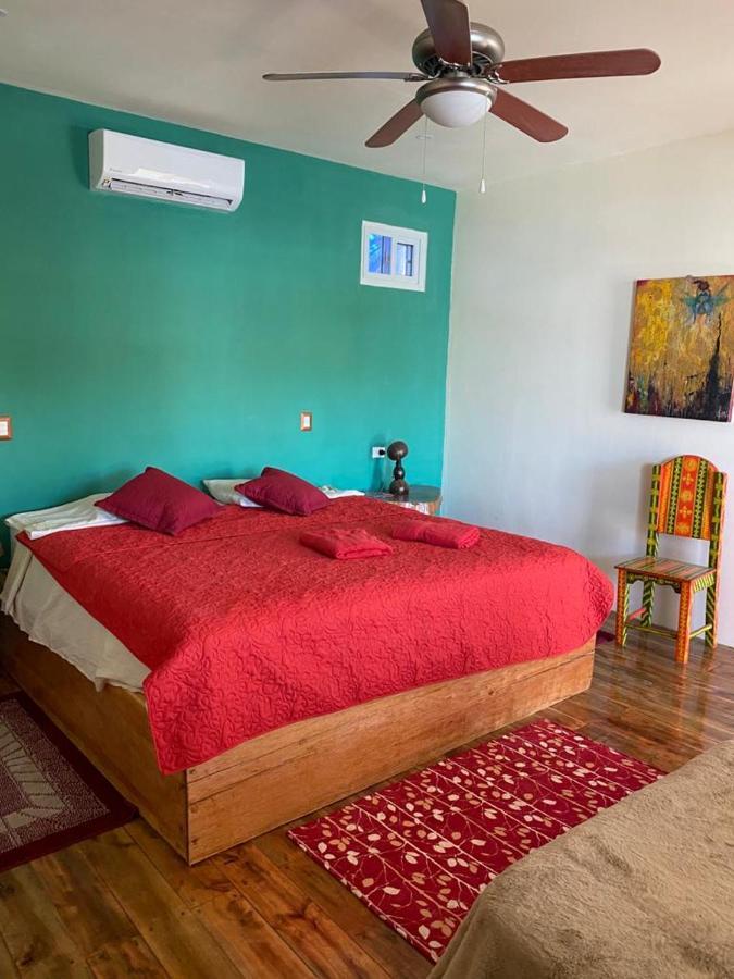 Hotel La Casa Rosada *